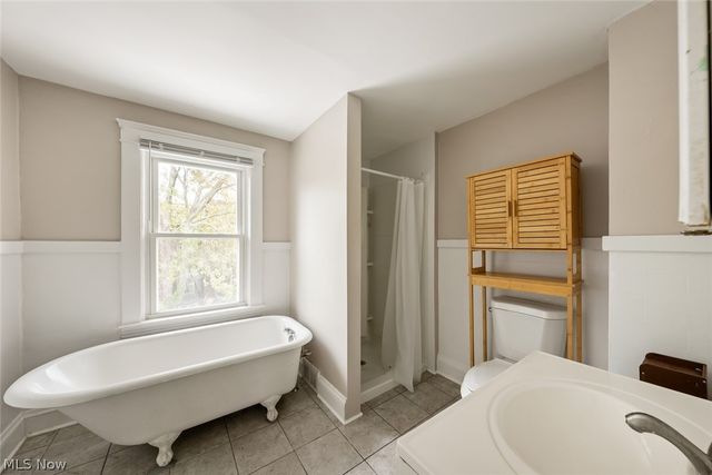 1235 Donald Avenue Upper North, Lakewood, OH 44107
