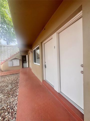 6330 SW 79th St 4, South Miami, FL 33143