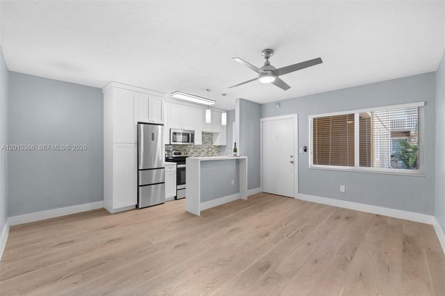 6330 SW 79th St 4, South Miami, FL 33143