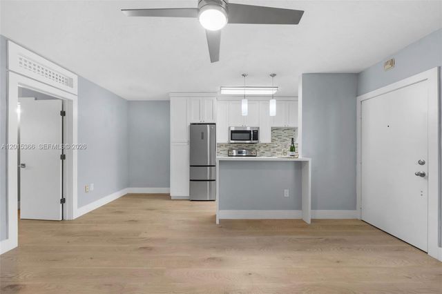 6330 SW 79th St 4, South Miami, FL 33143