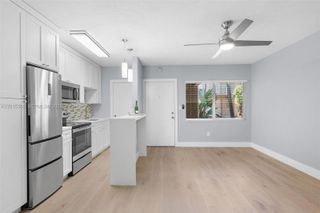 6330 SW 79th St 4, South Miami, FL 33143