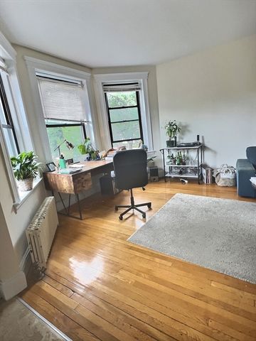 397 Harvard 4, Brookline, MA 02446