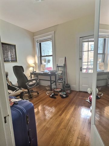 397 Harvard 4, Brookline, MA 02446