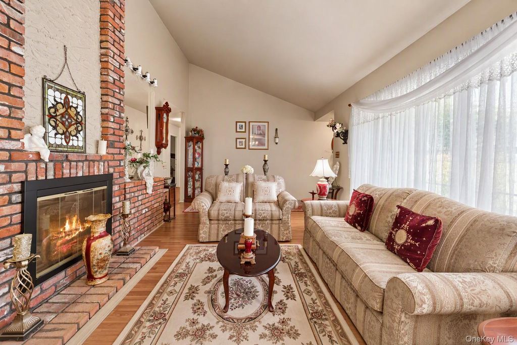 11 Carston Street W, Selden, NY 11784 — photo 4