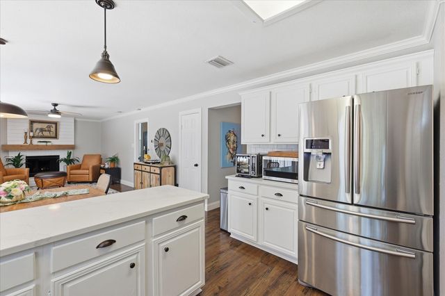 513 Fox Creek Court, Denton, TX 76209