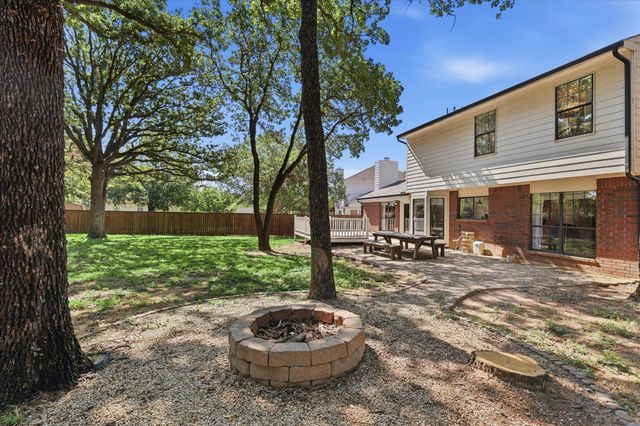 513 Fox Creek Court, Denton, TX 76209