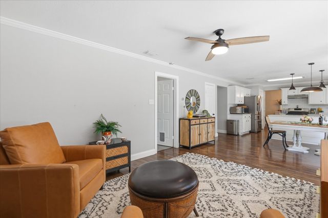 513 Fox Creek Court, Denton, TX 76209