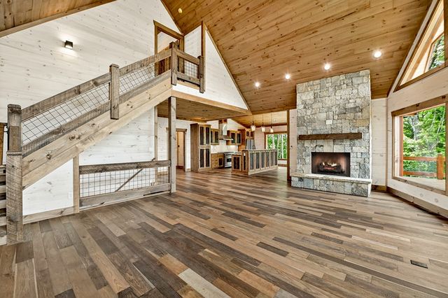 470 NW Skylight Drive, Blue Ridge, GA 30513