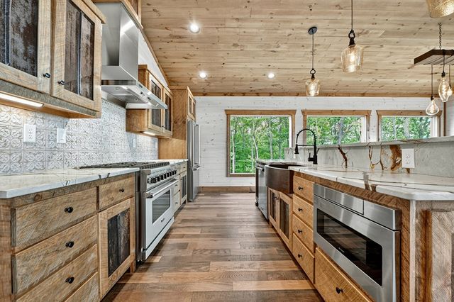 470 NW Skylight Drive, Blue Ridge, GA 30513