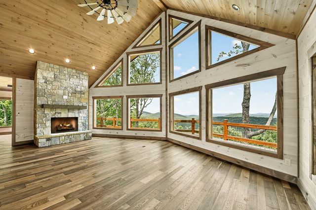 470 NW Skylight Drive, Blue Ridge, GA 30513