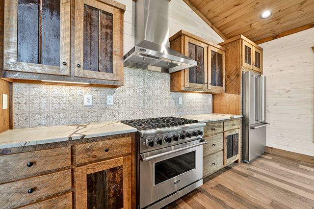 470 NW Skylight Drive, Blue Ridge, GA 30513