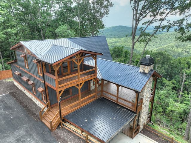 470 NW Skylight Drive, Blue Ridge, GA 30513