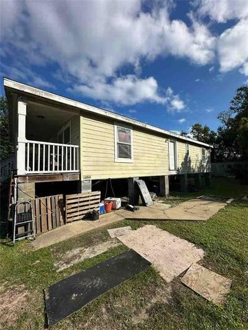 8813 Warner W Street, Bayou La Batre, AL 36509