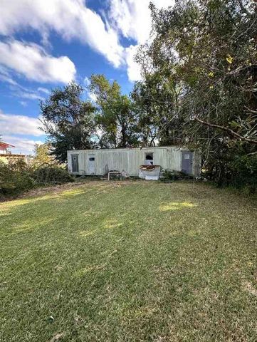 8813 Warner W Street, Bayou La Batre, AL 36509