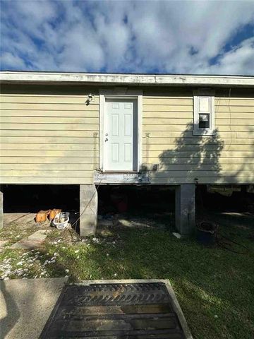 8813 Warner W Street, Bayou La Batre, AL 36509