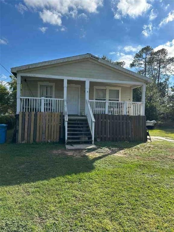 8813 Warner W Street, Bayou La Batre, AL 36509