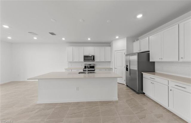 3853 Passion Vine DR, Alva, FL 33920