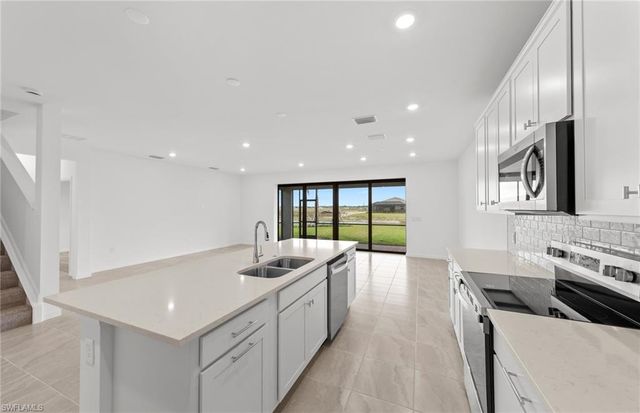 3853 Passion Vine DR, Alva, FL 33920