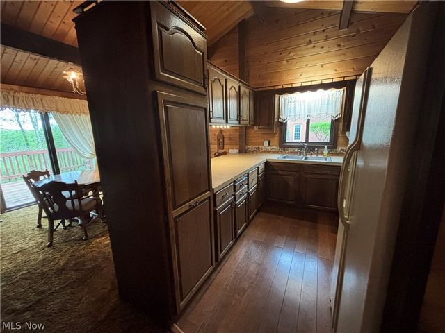 2180 Kimberley Drive NW, Dover, OH 44622