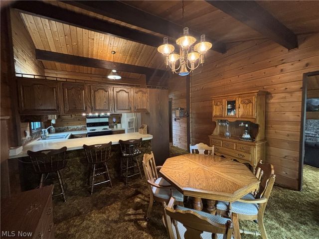 2180 Kimberley Drive NW, Dover, OH 44622