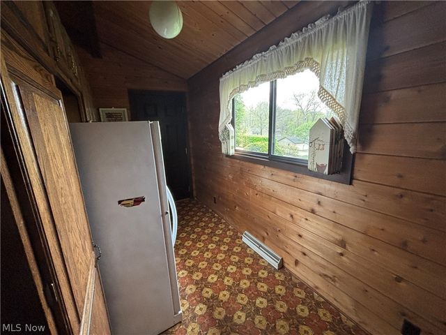 2180 Kimberley Drive NW, Dover, OH 44622
