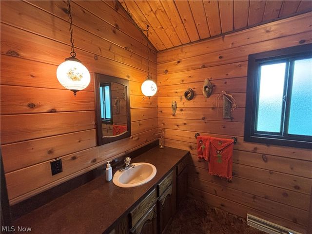 2180 Kimberley Drive NW, Dover, OH 44622
