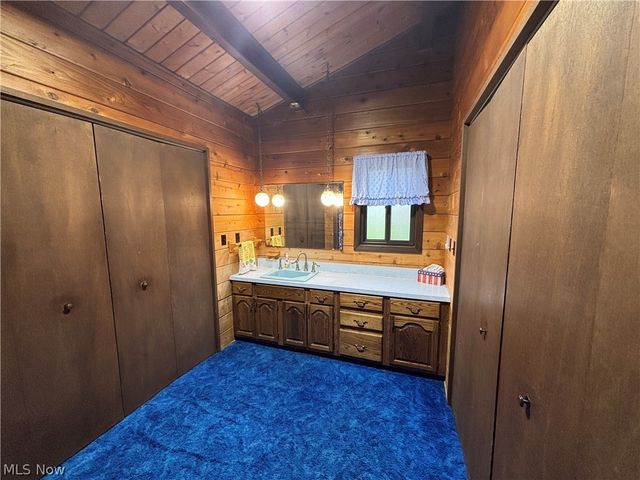 2180 Kimberley Drive NW, Dover, OH 44622