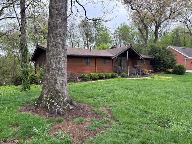 2180 Kimberley Drive NW, Dover, OH 44622