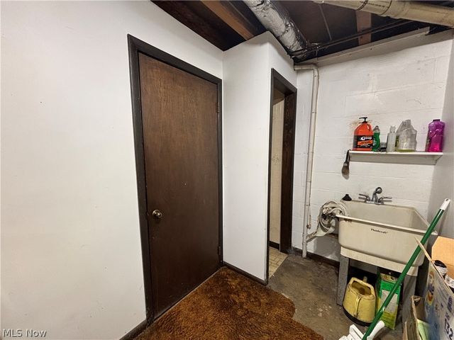 2180 Kimberley Drive NW, Dover, OH 44622