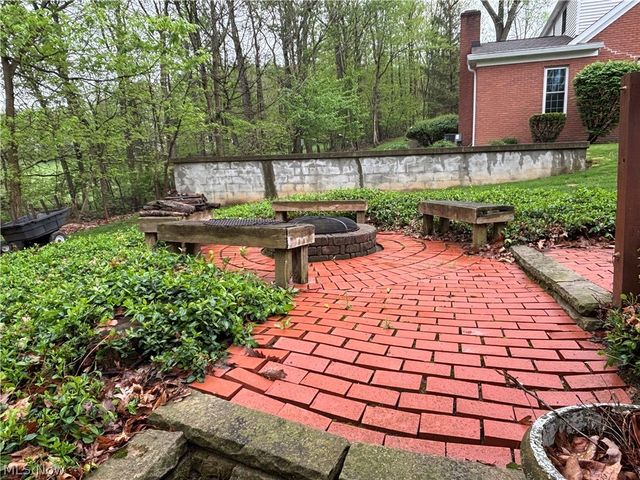 2180 Kimberley Drive NW, Dover, OH 44622