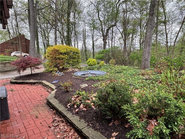 2180 Kimberley Drive NW, Dover, OH 44622