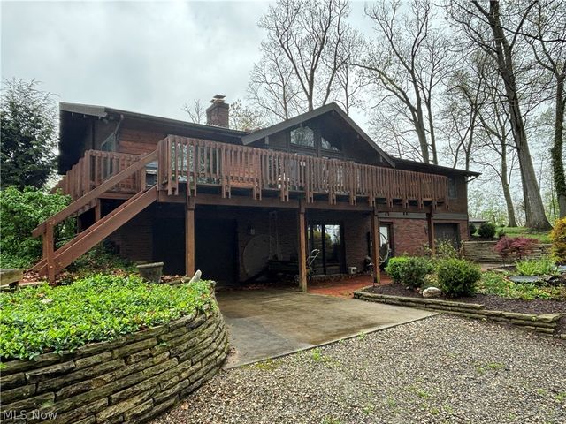 2180 Kimberley Drive NW, Dover, OH 44622