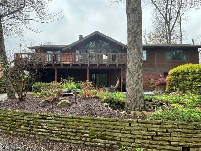 2180 Kimberley Drive NW, Dover, OH 44622