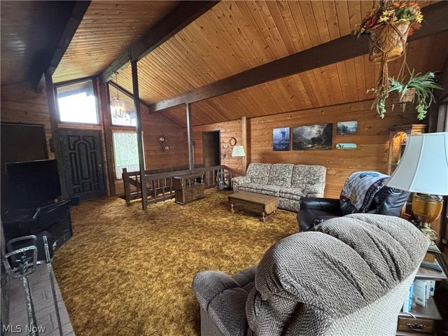 2180 Kimberley Drive NW, Dover, OH 44622