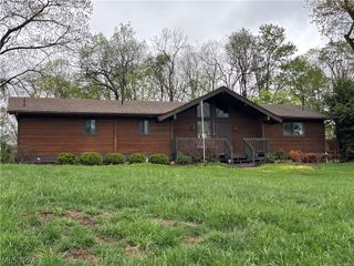2180 Kimberley Drive NW, Dover, OH 44622