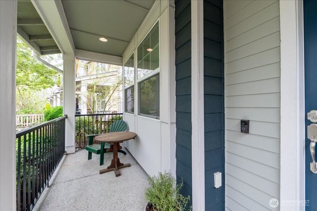 6910 31st Avenue SW, Seattle, WA 98126