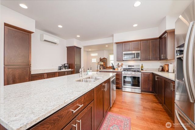 6910 31st Avenue SW, Seattle, WA 98126