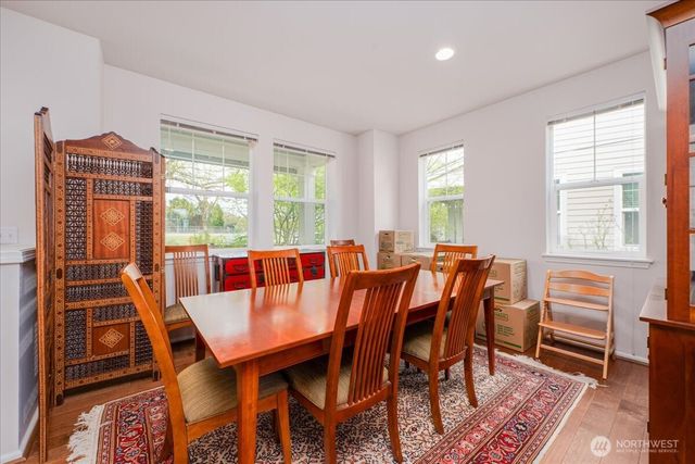 6910 31st Avenue SW, Seattle, WA 98126