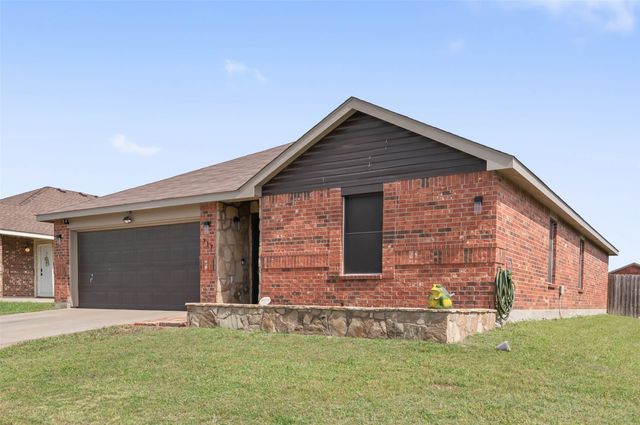 317 Quail Crossing Drive, Sanger, TX 76266