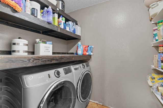 317 Quail Crossing Drive, Sanger, TX 76266