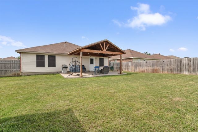 317 Quail Crossing Drive, Sanger, TX 76266