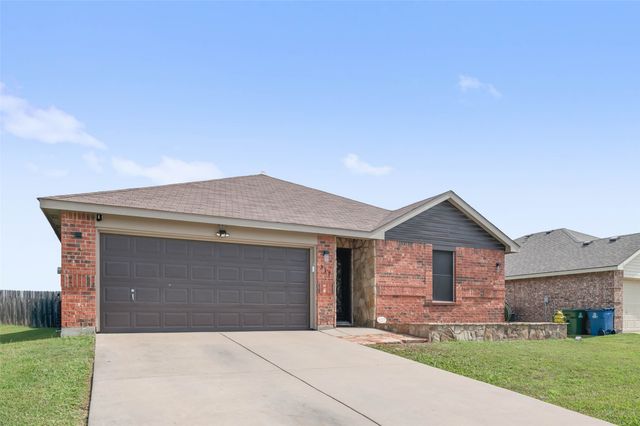 317 Quail Crossing Drive, Sanger, TX 76266