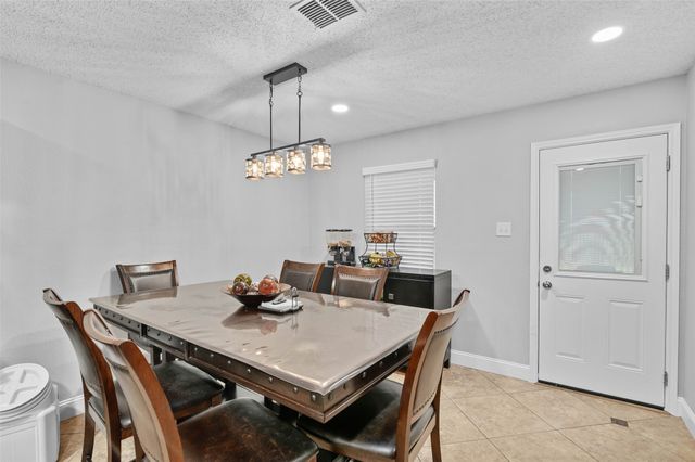 317 Quail Crossing Drive, Sanger, TX 76266