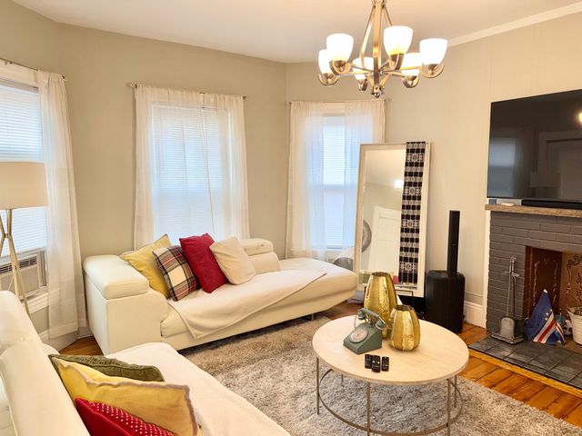 26 Woodland Ave 1, Brockton, MA 02301