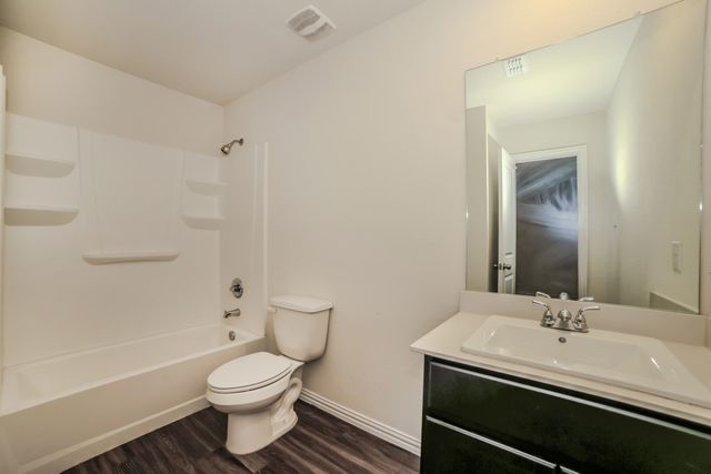 700 E Pecan Avenue, Waco, TX 76704