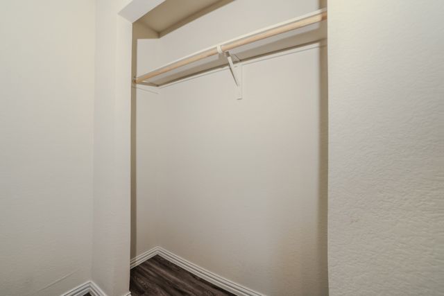 700 E Pecan Avenue, Waco, TX 76704