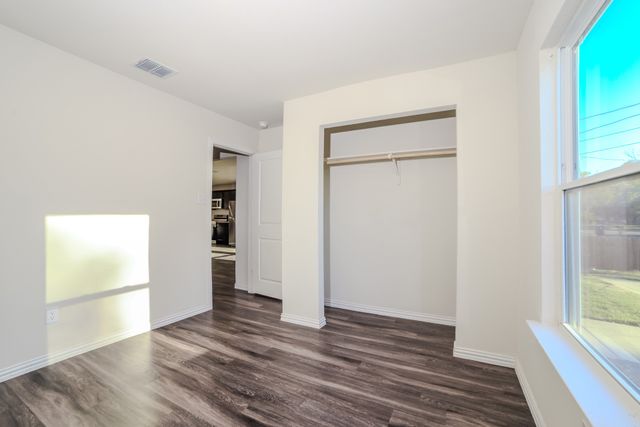 700 E Pecan Avenue, Waco, TX 76704