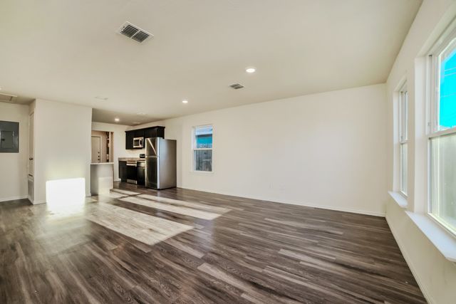 700 E Pecan Avenue, Waco, TX 76704