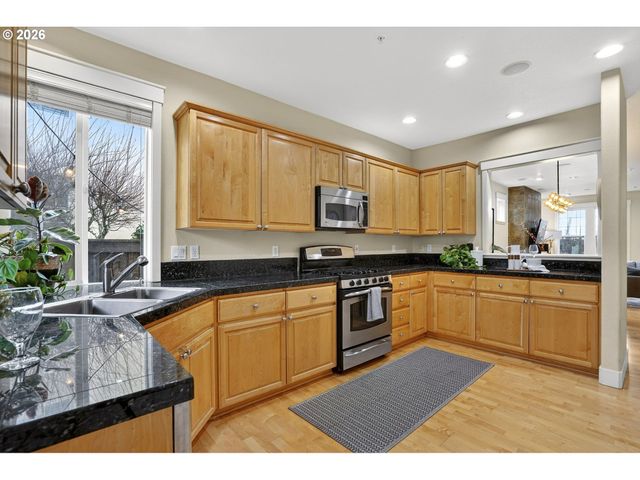 28677 Sw COSTA Cir, Wilsonville, OR 97070