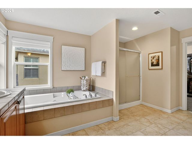 28677 Sw COSTA Cir, Wilsonville, OR 97070